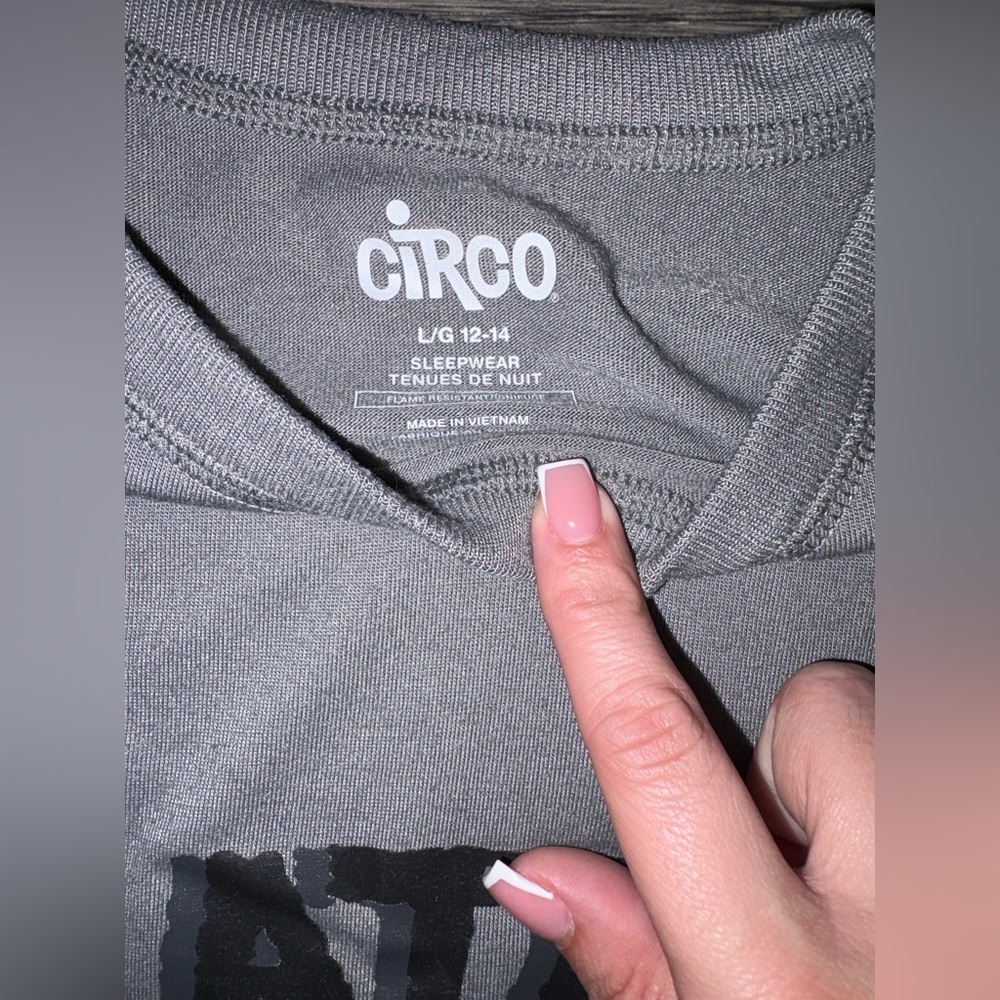 Circo Boys Large 12–14 Gray Long Sleeve Sleep Shirt “Late Night Double Feature” - Picture 5 of 5